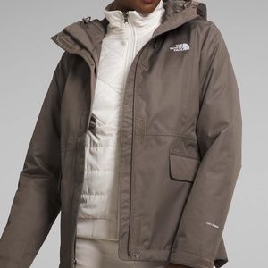 NWT The North Face Women's Mondarch Triclimate Jacket in Falcon Brown Size MEDIU